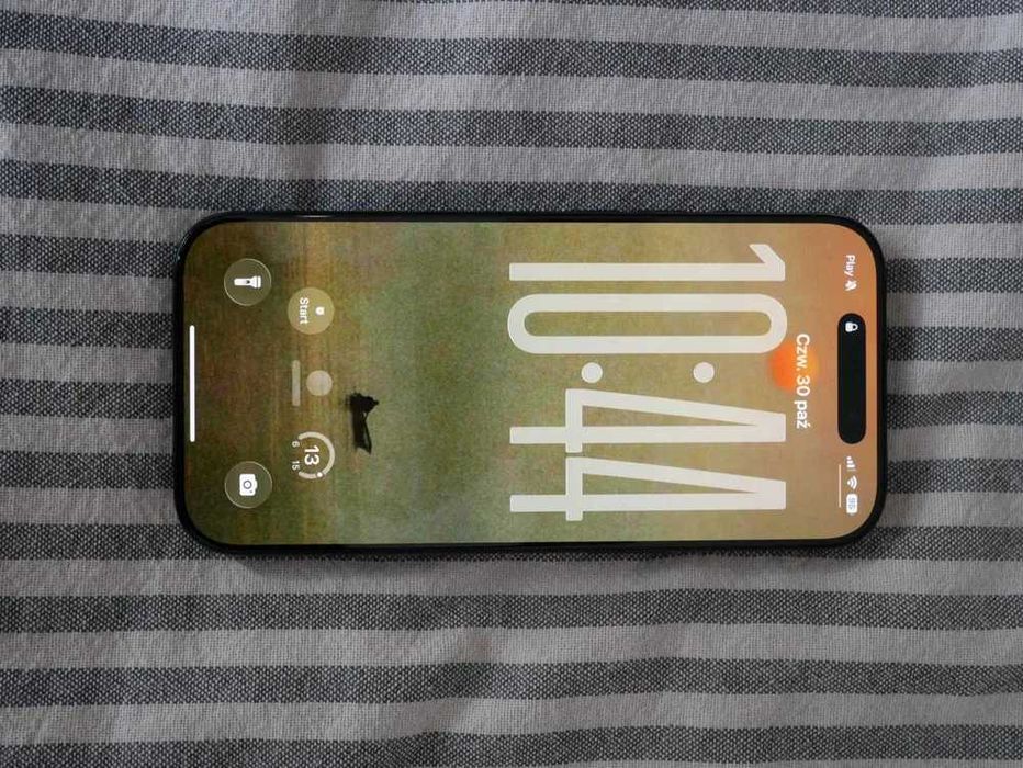 iPhone 16 pro 128 GB + 3 Airtag + Airpods Pro 2 + Apple Watch Series 6