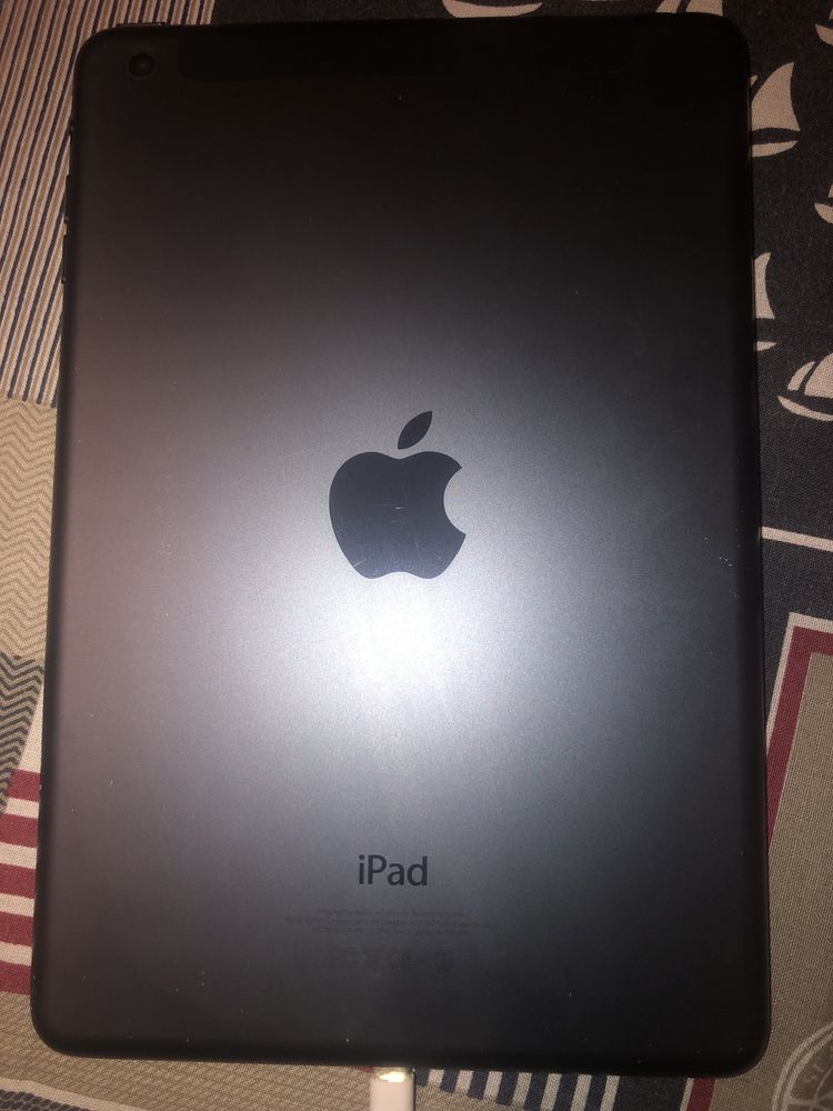 Apple iPad mini Wi-Fi 4G 64GB + ноутбук Асус Х553М (на запчастини)