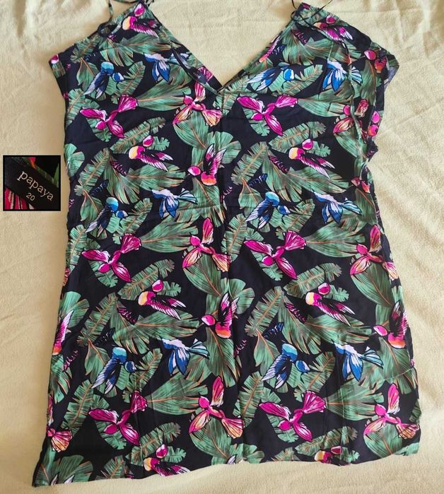 Blusa marca Papaya floral . tamanho 20uk