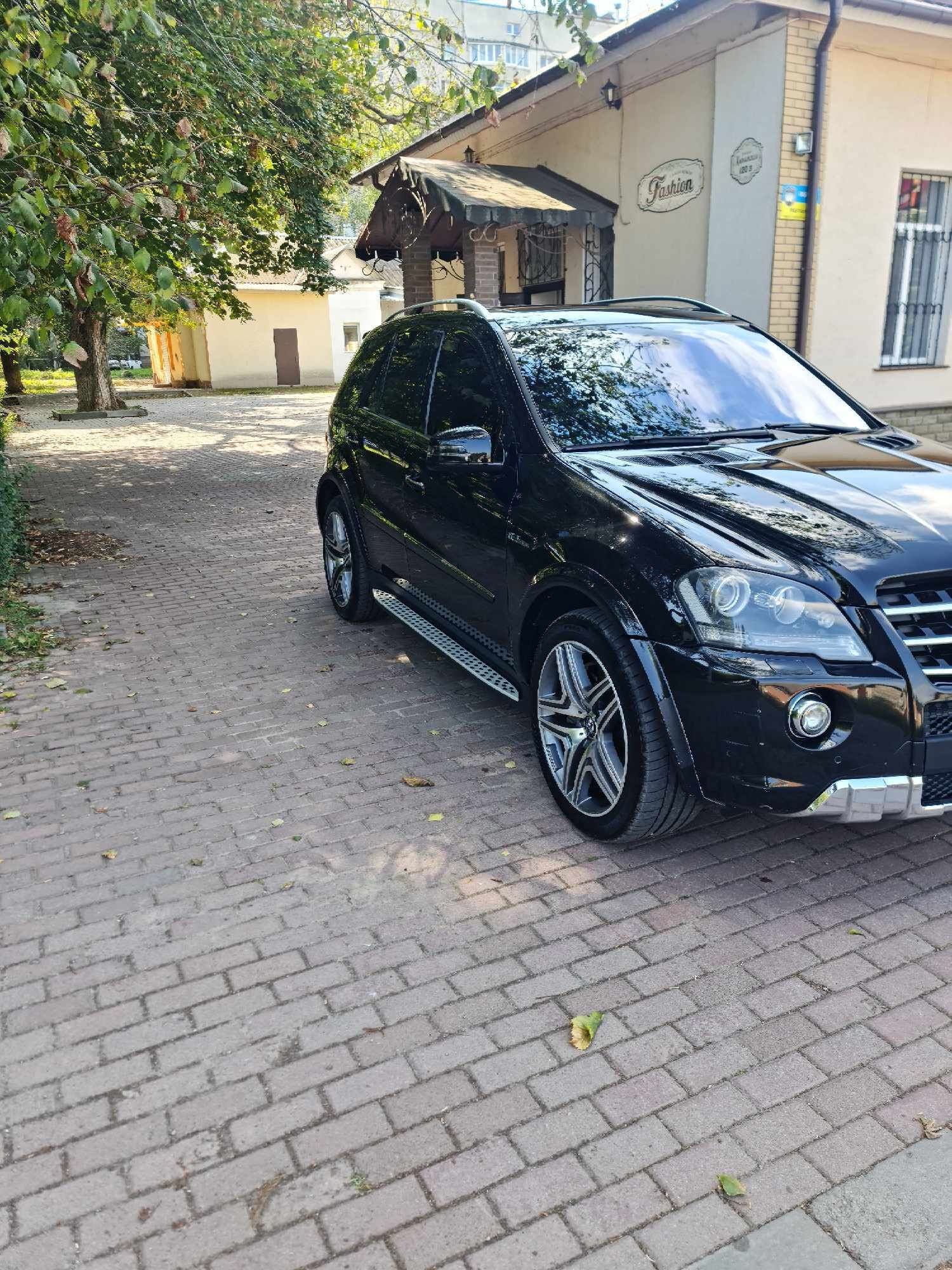 Mercedes-Benz ML 164 6.3 AMG