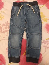 Joggery jeansy dżinsy chłopięce 104 H&M