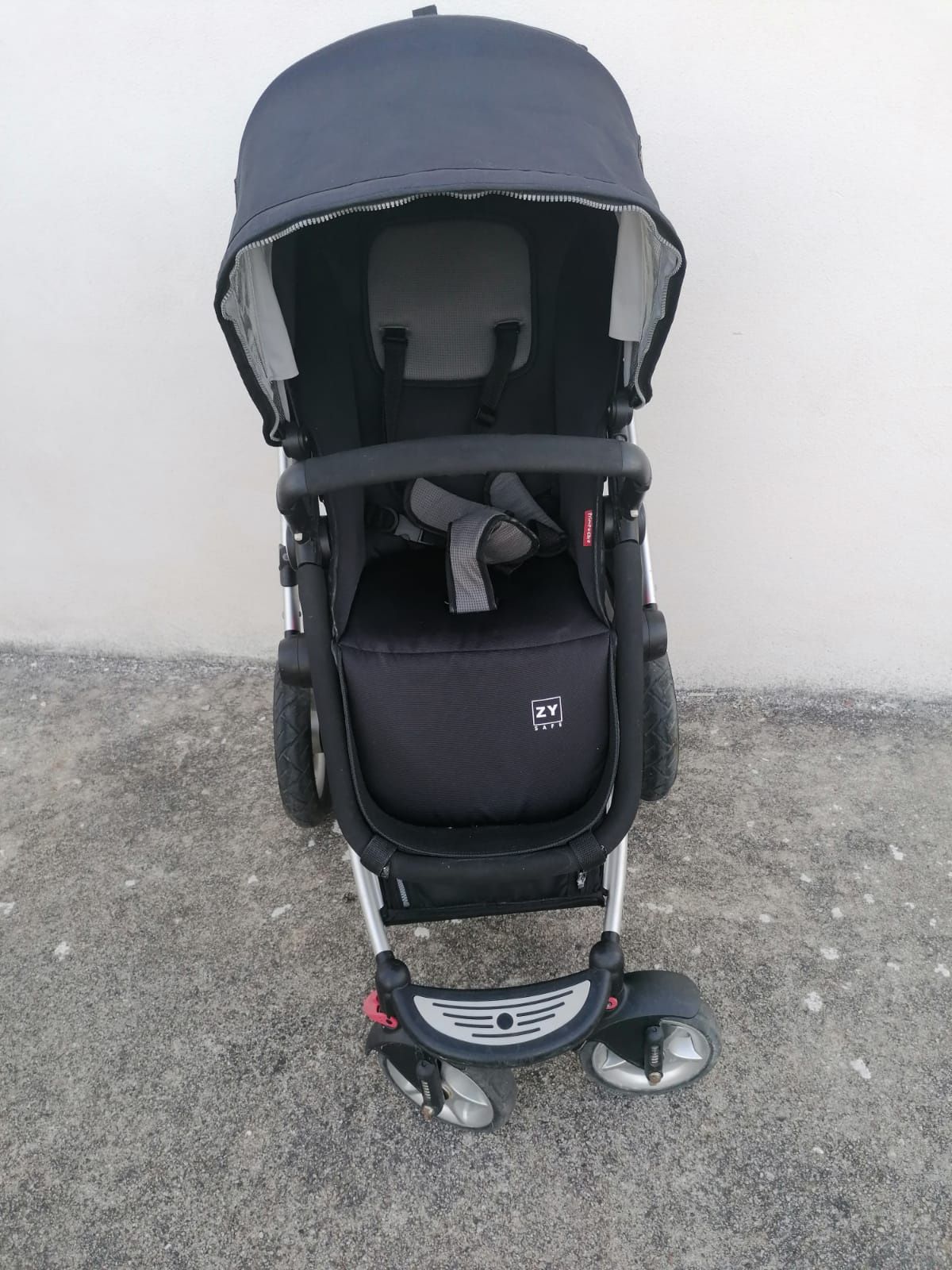 Vendo carrinho de bebê está  novo para fotos do carrinho mesmo msg