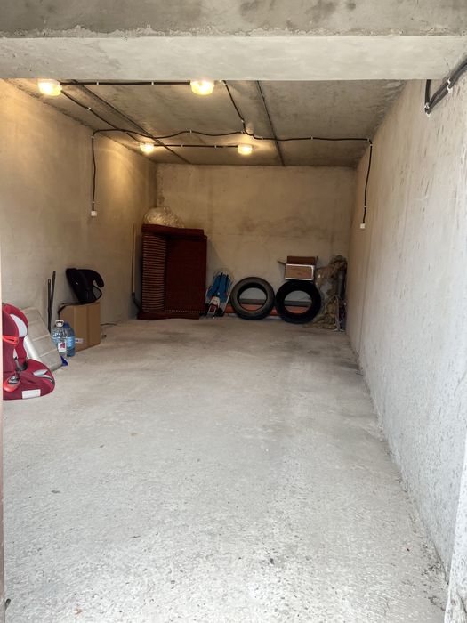 Продаж гаража 20м вул Целевича Пасічна в обжитій новобудові.