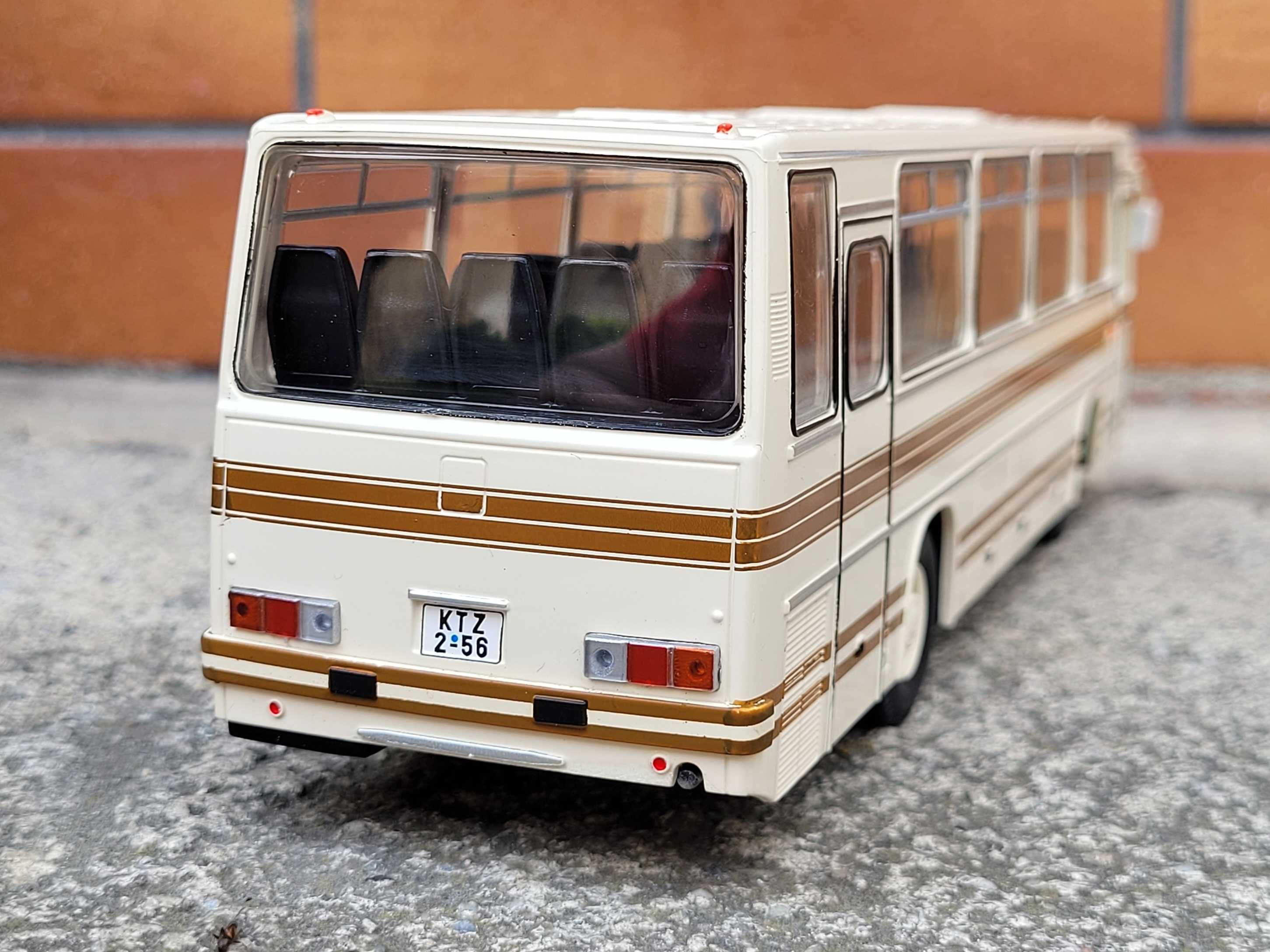 Ikarus 256 Premium Classixxs kolekcja autobusów 1:43 Autobus Autokar