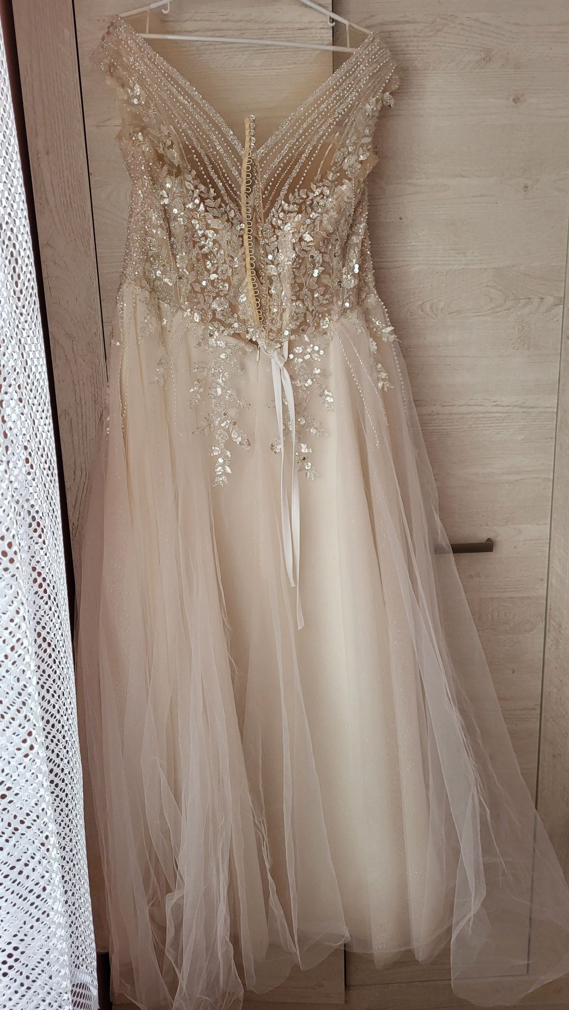 Suknia ślubna plus size