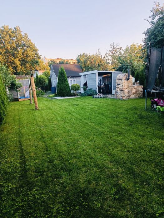 ⸻  Działka ROD 400 m² – domek, grill, studnia, relaks!
