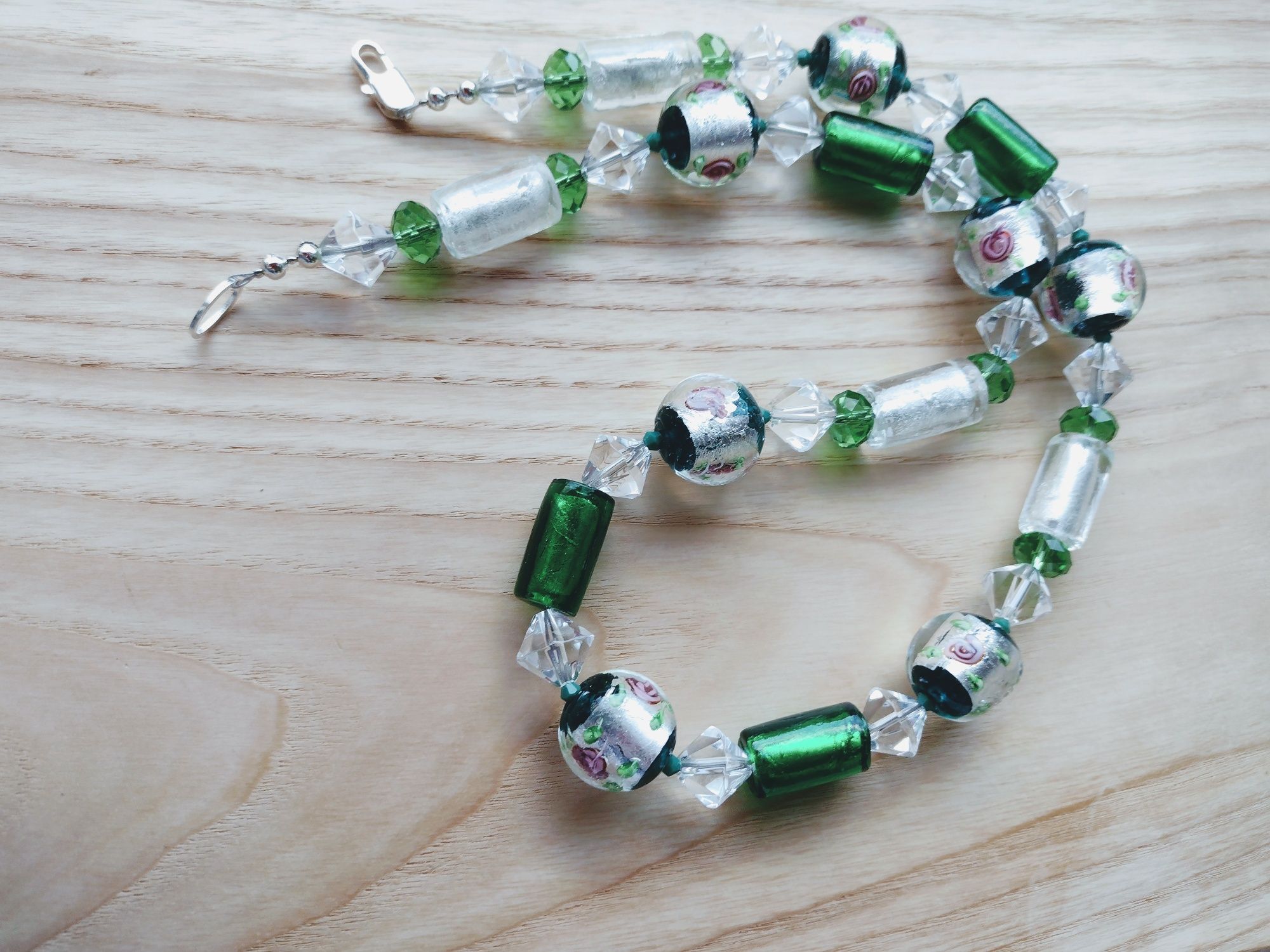 naszyjnik 58cm srebrno zielony z różami szkło weneckie lampwork kryszt
