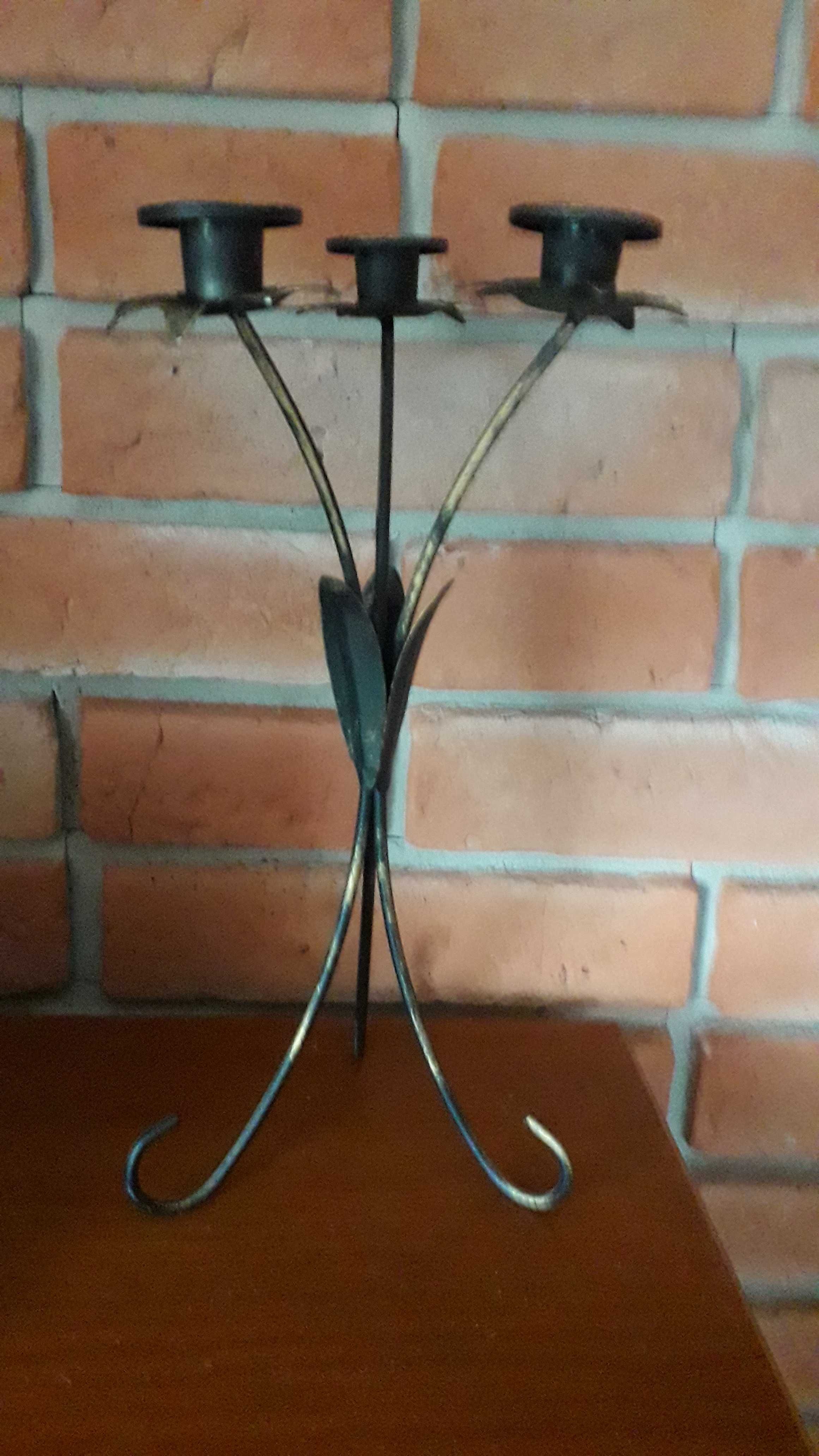 Świecznik , metaloplastyka, wysoki 32cm