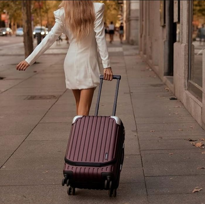 WALISKA LEVEL8 walizka kabinowa 36-42L podróżna z możliwością rozbudow