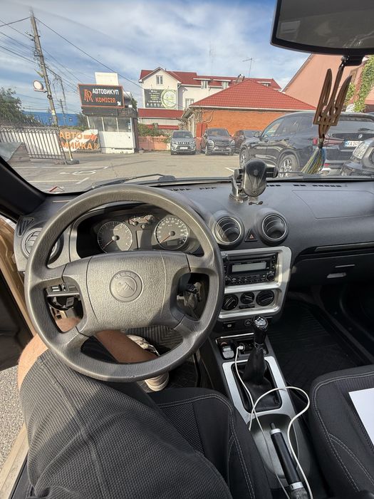 Geely  CK-2  2011  1.5 газ/бенз