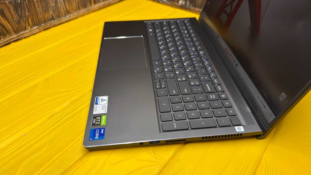 Надійний Ігровий Ноутбук Dell Vostro15 7510 /i7-11800H/RTX 3050 TI 4GB