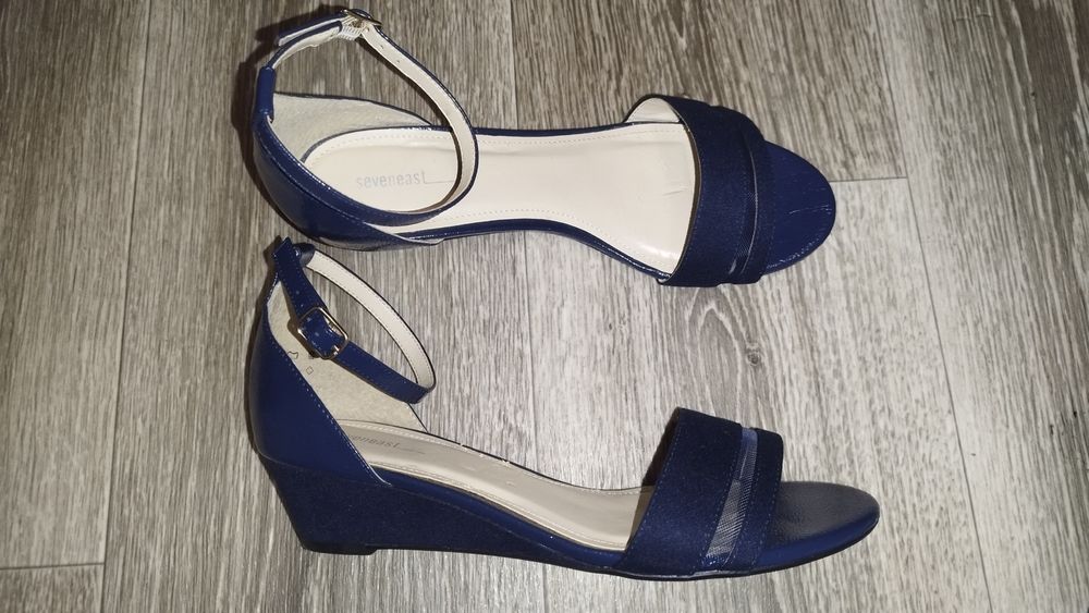 Взуття жіноче босонвжки босоножки сандали р.40