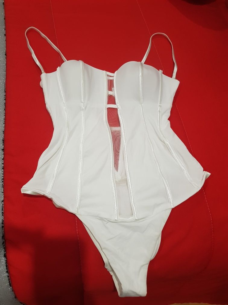 Body branco . (Laperla. )