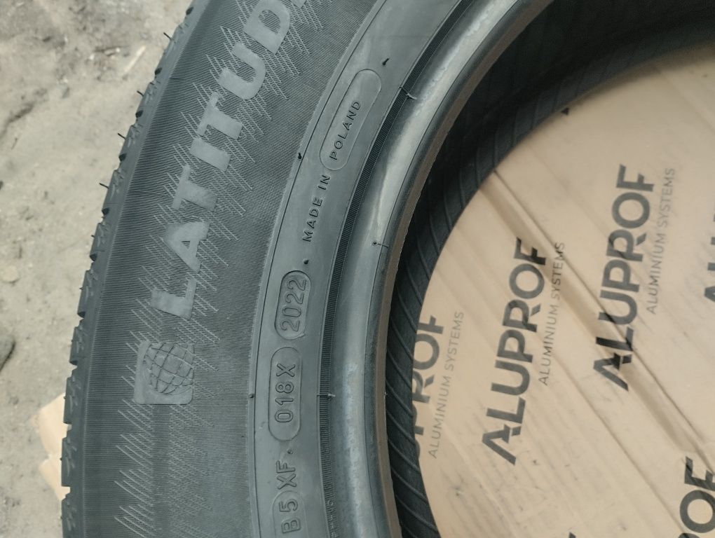 Продам шини 235/60R18