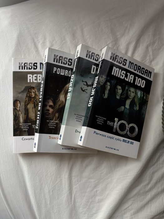 Książki the 100 całość