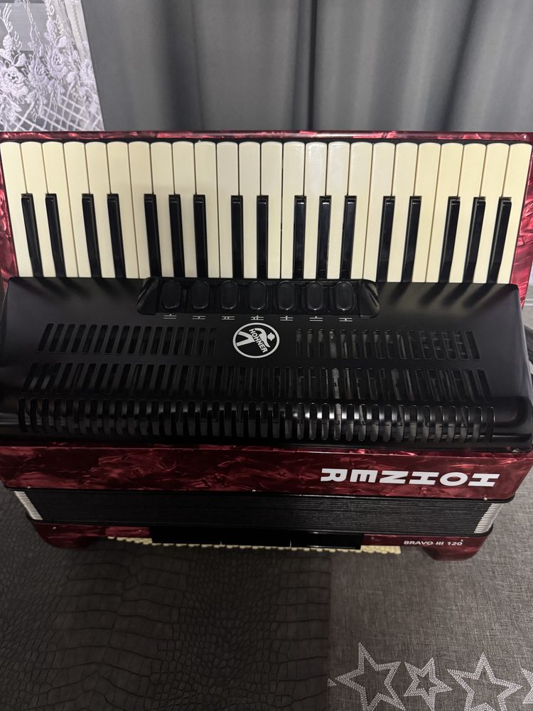 Akordeon hohner bravo3