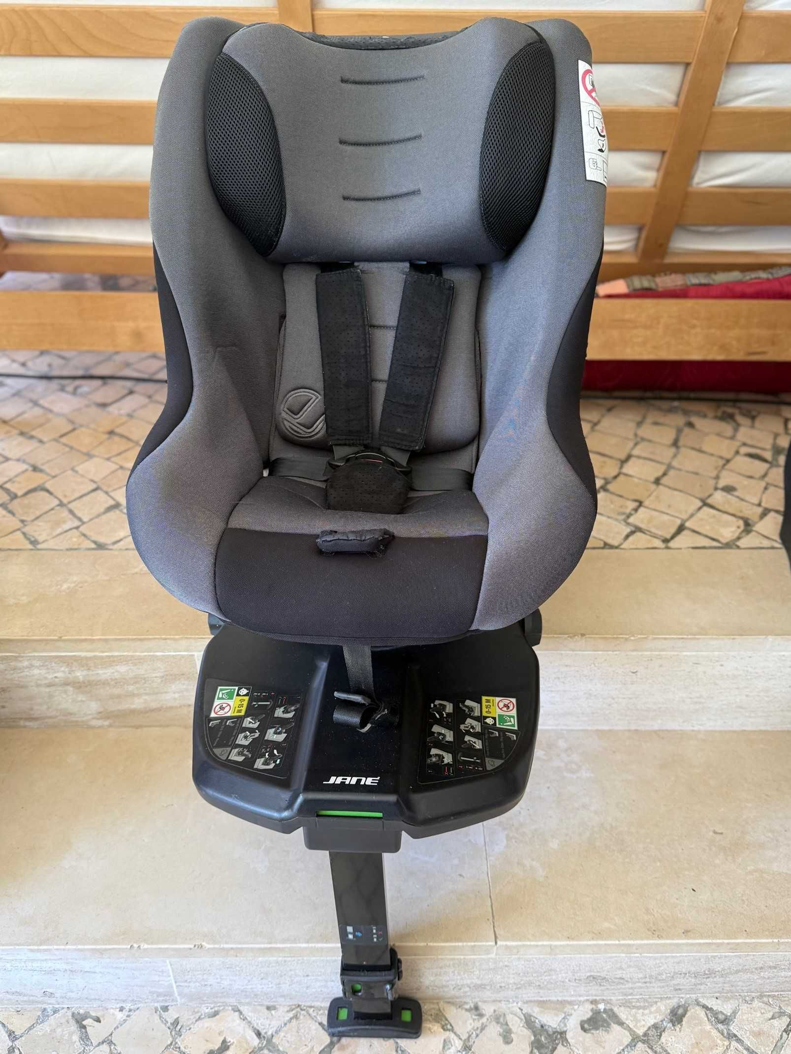 Cadeira Auto Jané Gravity iSize – Rotativa e Segura!