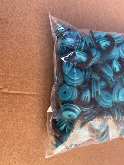 Кліпси з резинкою антискрип  защелки  100 шт