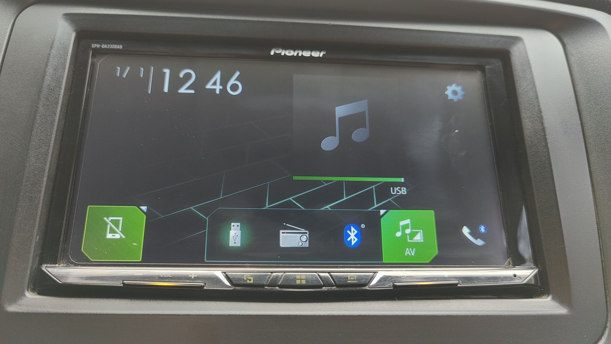 Магнитола  Pioneer SPH-DA230. Процессорная.