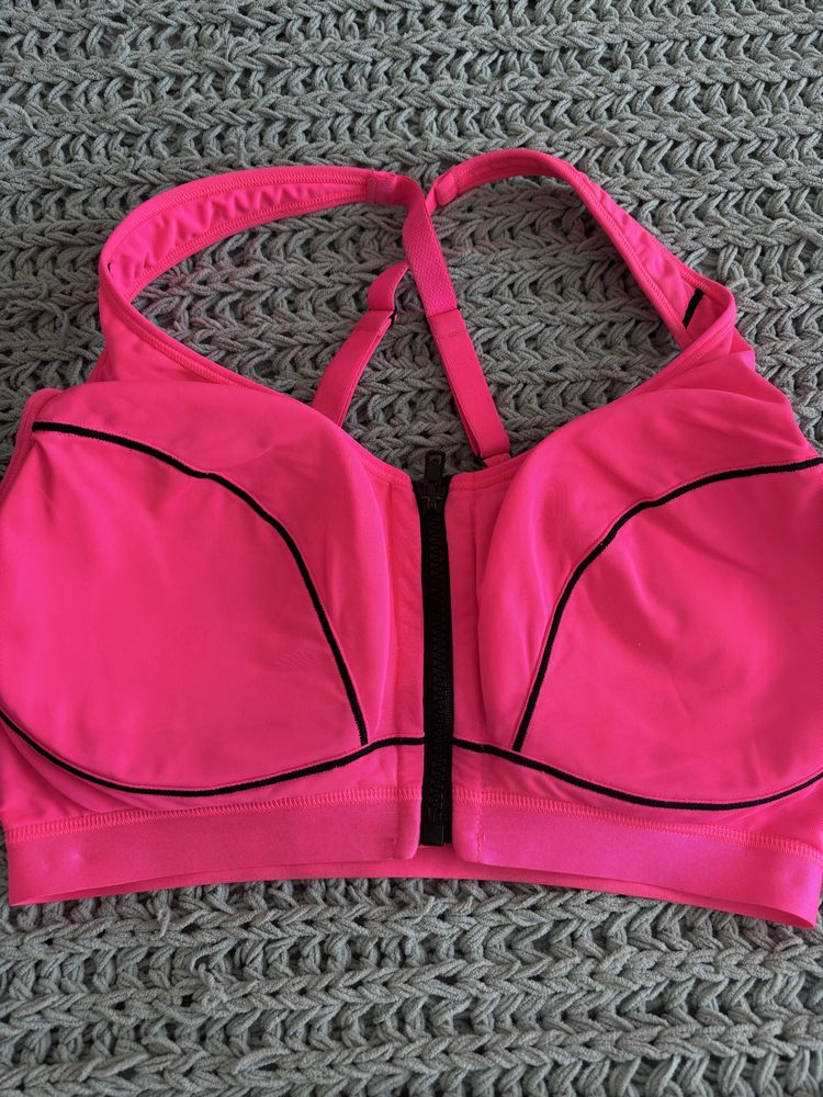 Rozowy neonowy top sportowy w bardzo dobrym stanie super sie prezentuj