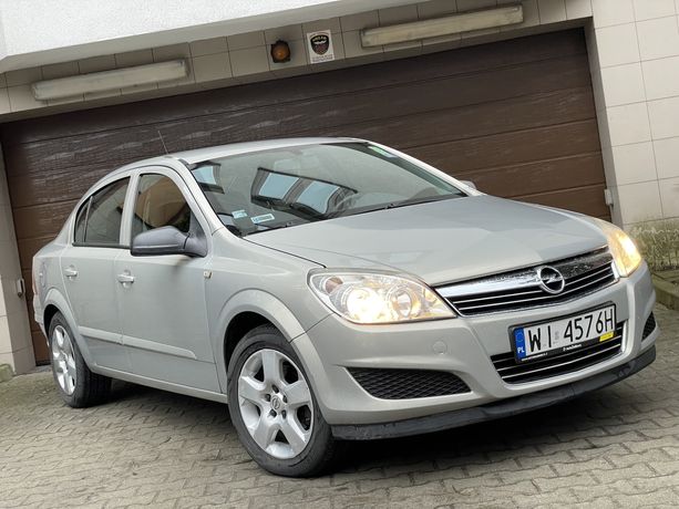 Okazja! Opel Astra H Sedan 1.6 115KM Salon Polska! Tylko 136kkm!