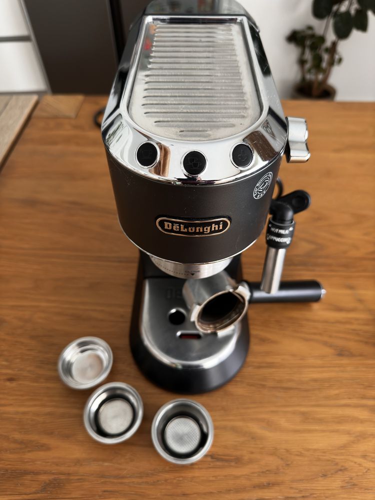 Máquina de café expresso DeLonghi