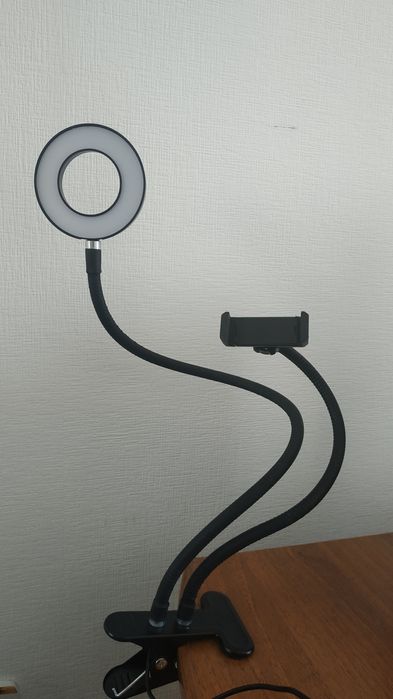 Кільцева лампа для селфі