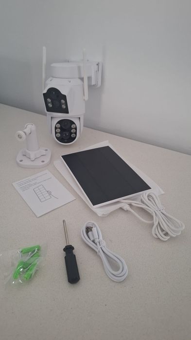 2 Câmaras Solar de Video-Vigilância
- Branca 
- Exterior
- Lente Dupla