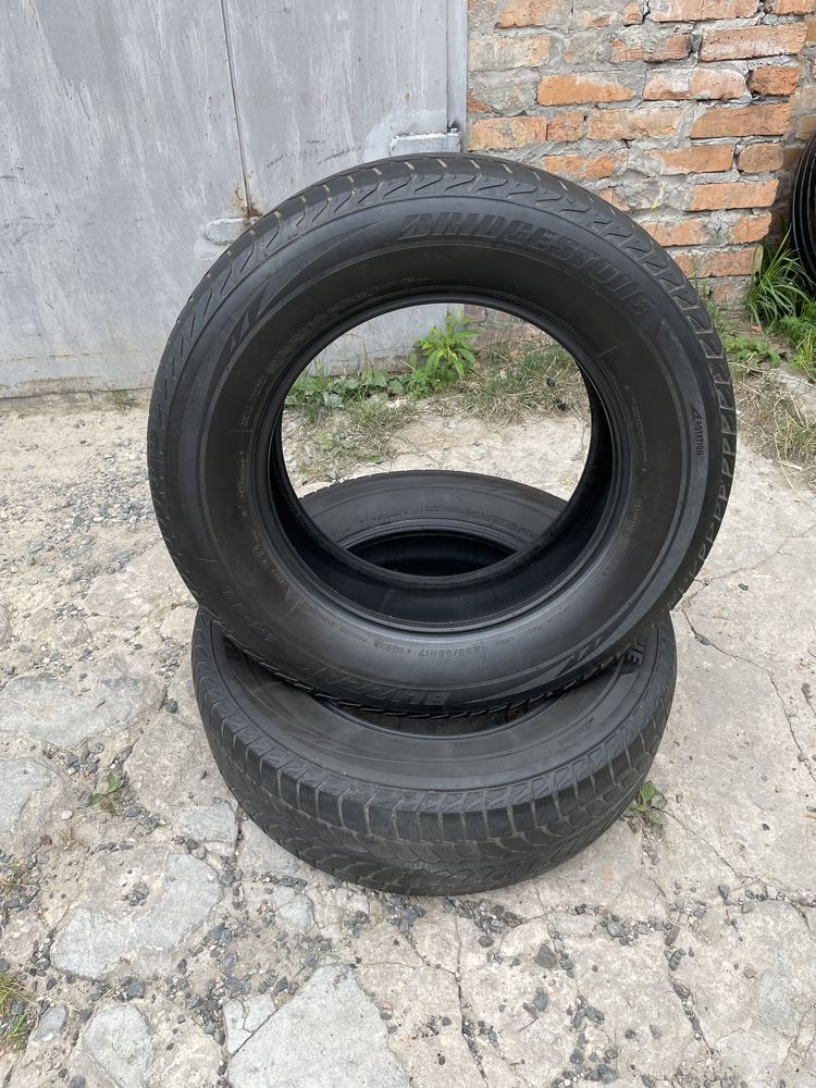 Резина Bridgestone Blizzak 235/65 R17 літо