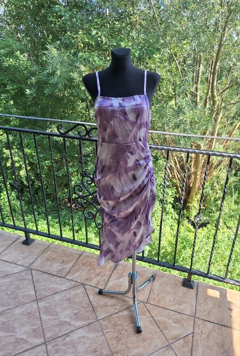 Sukienka midi z rozcięciem na nogę marka Shein rozmiar M 38