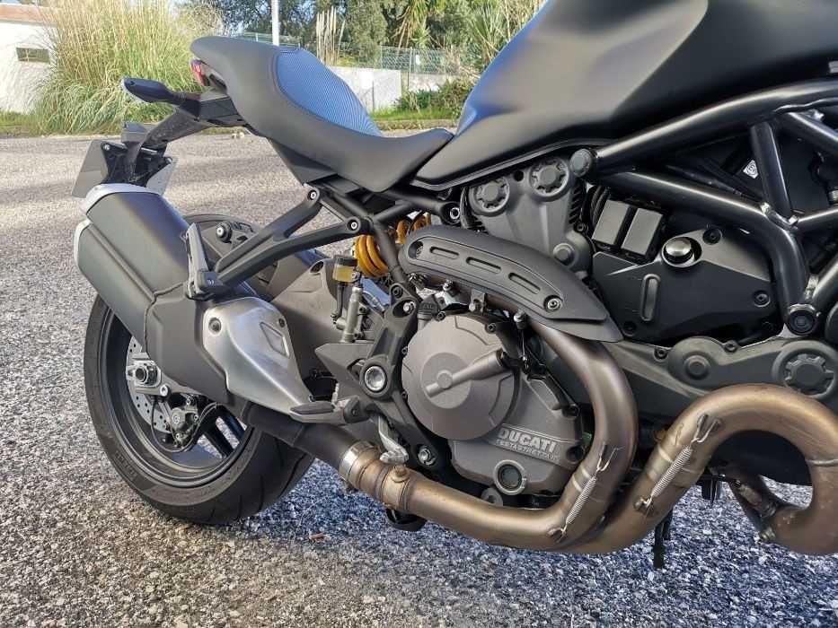 DUCATI MONSTER 821 DARK 2018 (como nova)