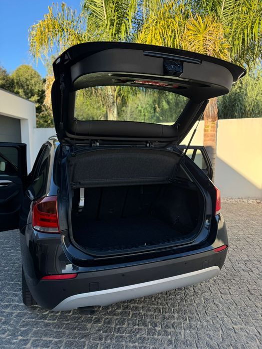 BMW X1 sDrive18d 2.0 Diesel
244.000 km | Cor preta | Revisõ
