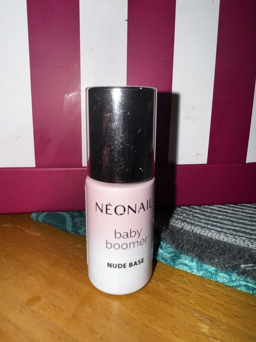 Lakiery hybdrydowe Neonail