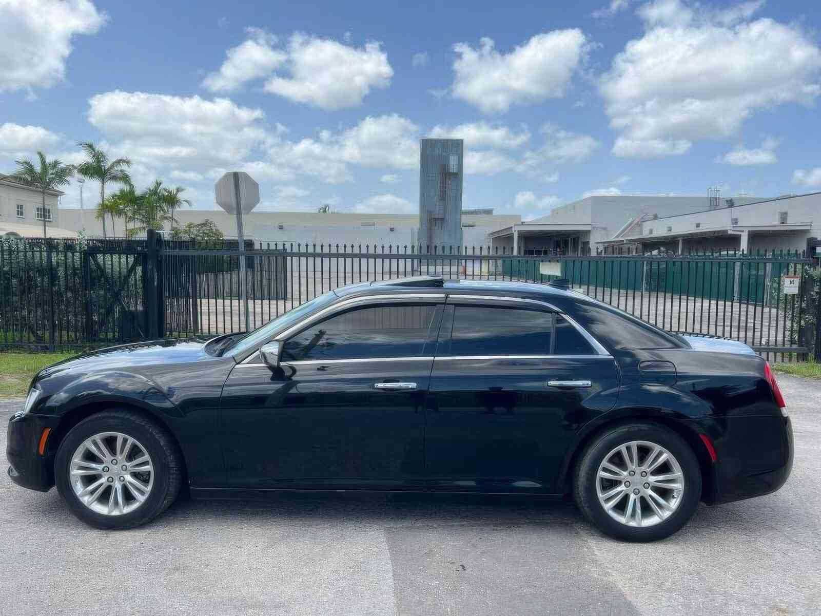 2017 Chrysler 300