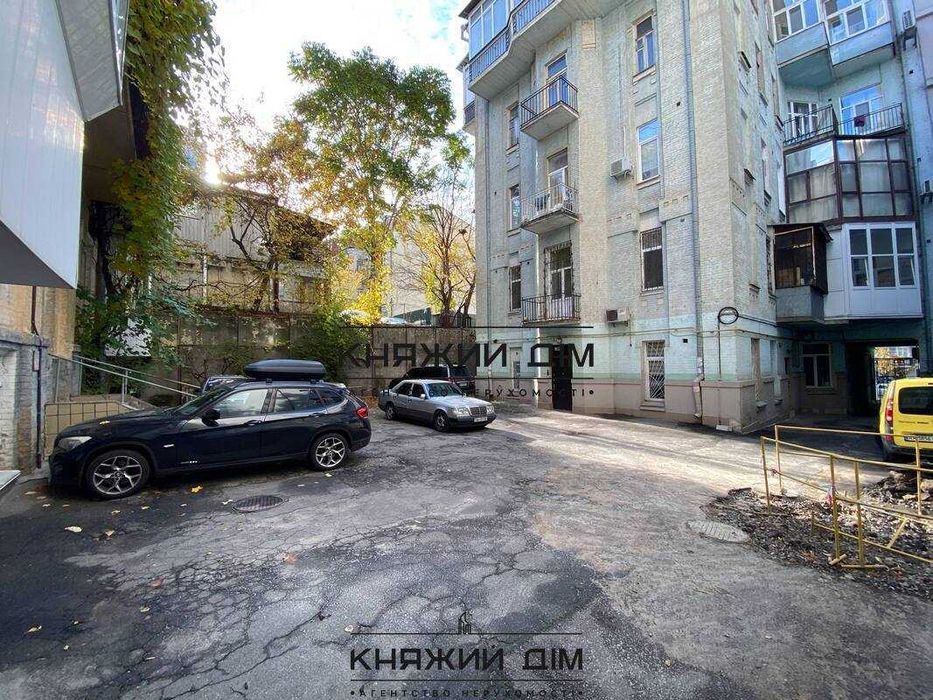 Продаж 3 кімнатна квартира м. Олімпійська КОД 21147044