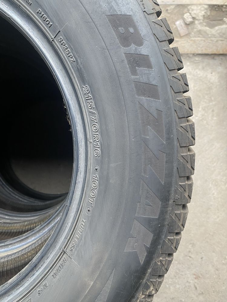 Продам BRIDGESTONE 215/70r16