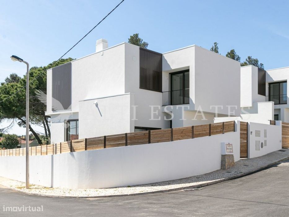 Moradia moderna T3+1 recém-construída em Murches