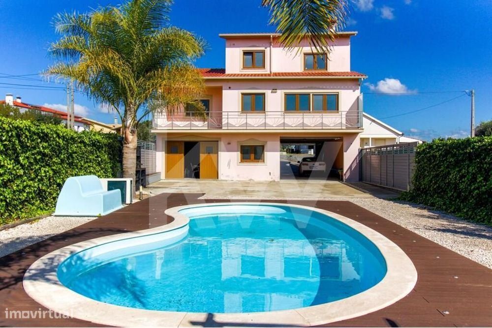 Moradia T3 com garagem e piscina no Louriçal | 614m2 | Habitação Própr