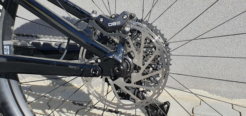 Rower elektryczny FOCUS JAM2 6.7 full 29 BOSCH 800 CX5 2025 cube e-mtb