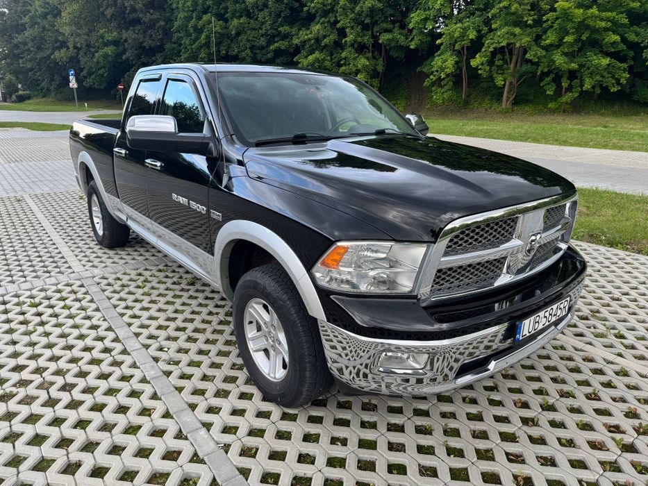 Dodge Ram 1500 Laramie  5.7 hemi 4x4