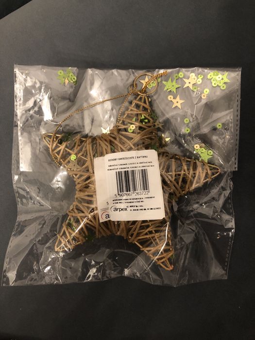 Ozdoba gwieździsta z rattanu złota