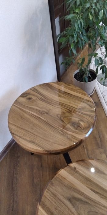 Журнальний столик.