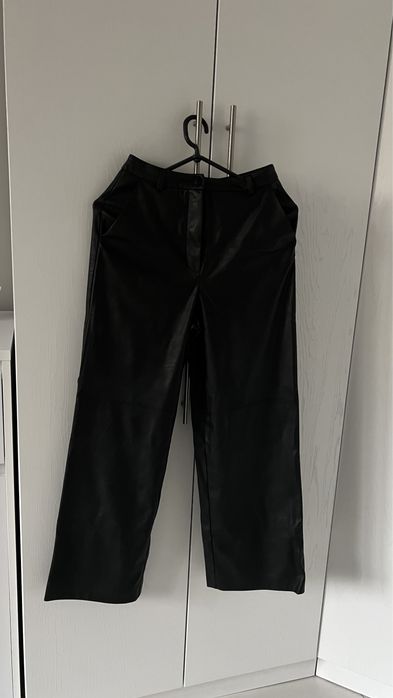 Кажаные штаны хс-с