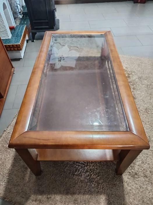 mesa pequena  de sentor de sala
