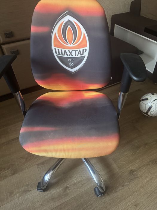 Стілець на колесах в стилі Шахтер