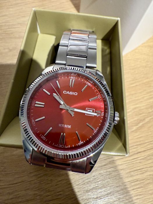 Relógio Casio Timeless - Vermelho