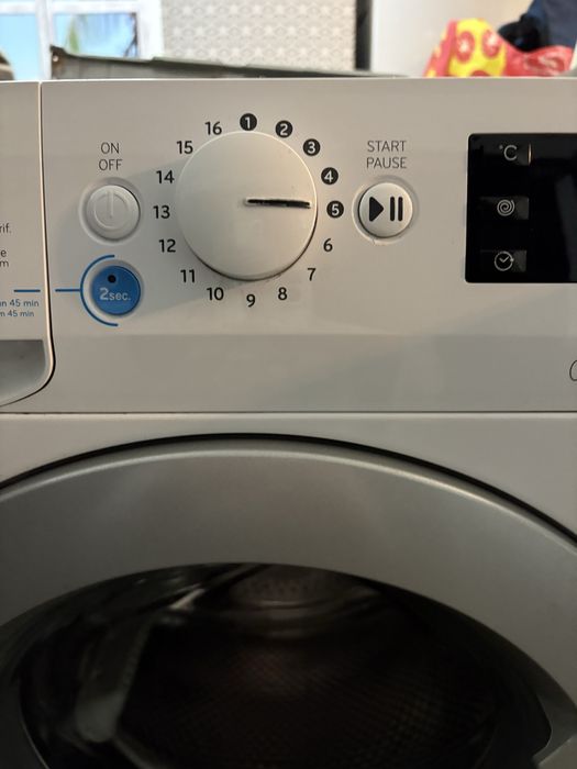 Máquina Roupa Indesit 9kg muito bom estado