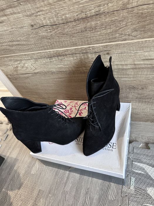 Ботінки на підборах