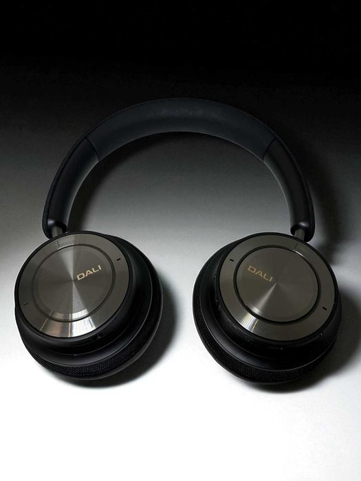 DALI IO‑8 Iron Black – nowy (stan idealny)  + etui