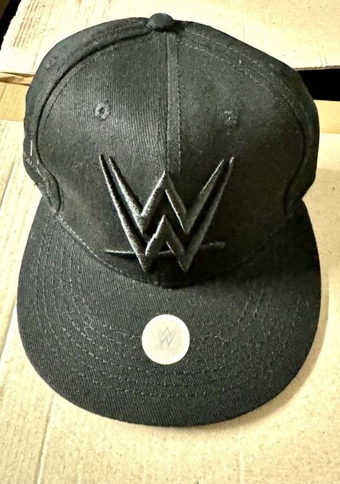 Merch Oficial WWE VIP Experience : Boné, Copo e Porta-Documento c/Fita